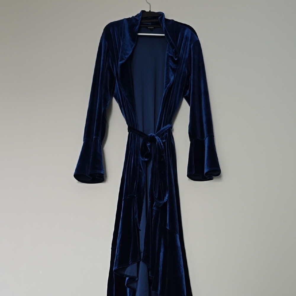 Elegant Blue Velvet Robe